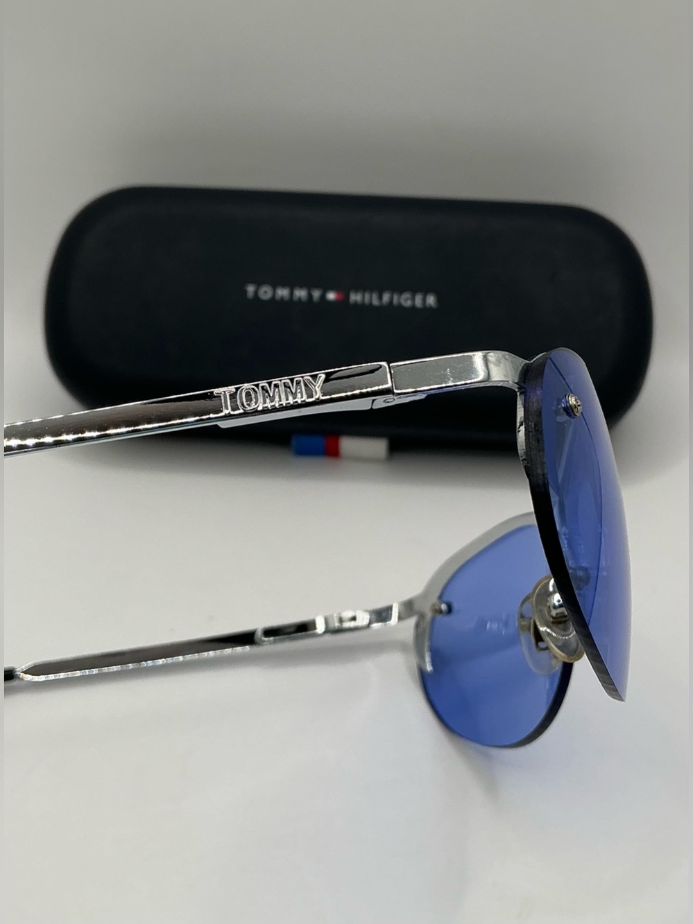 Rare 🇺🇸 Tommy Hilfiger Vintage Aviator Sunglasses With Blue Lenses - Picture 9 of 16